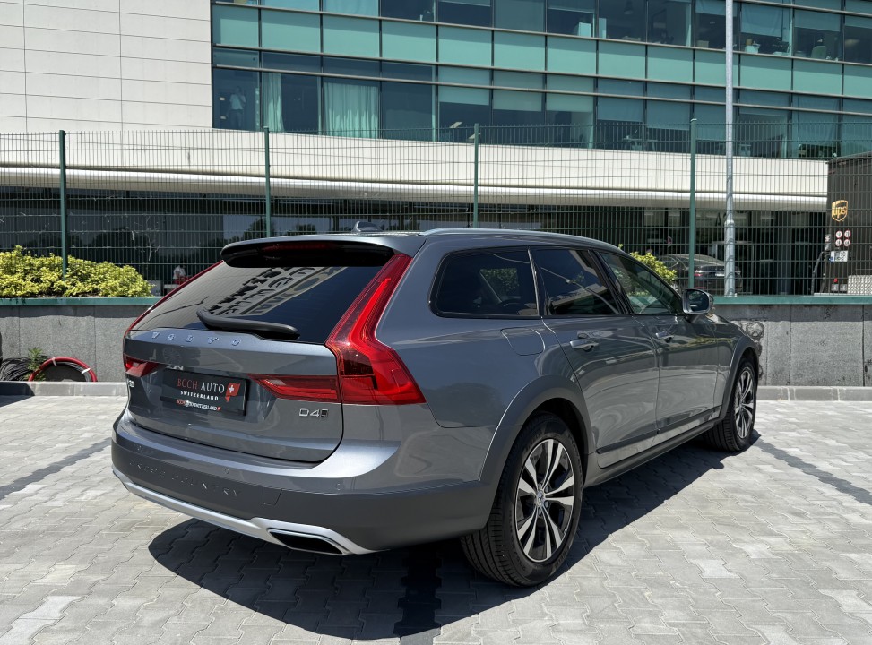 Volvo V90 Cross Country D4 AWD (3)