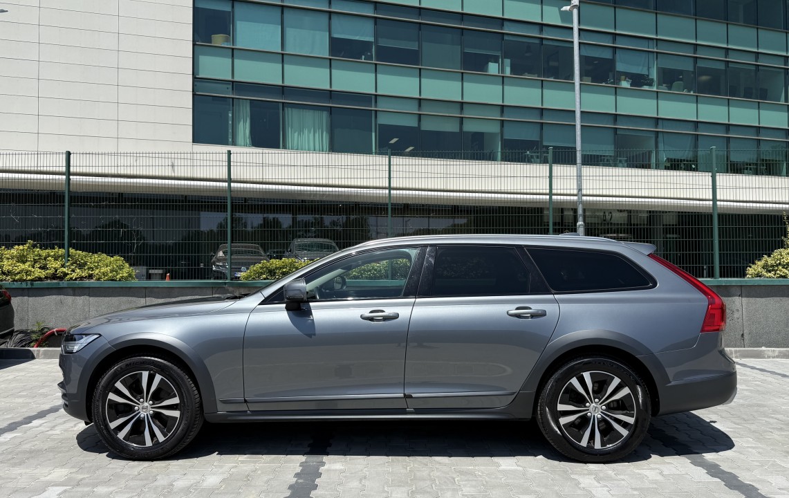 Volvo V90 Cross Country D4 AWD - foto 6