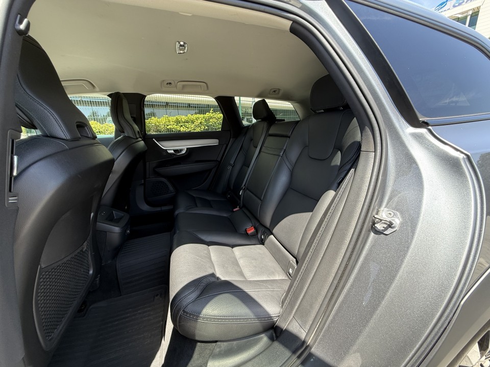 Volvo V90 Cross Country D4 AWD - foto 13