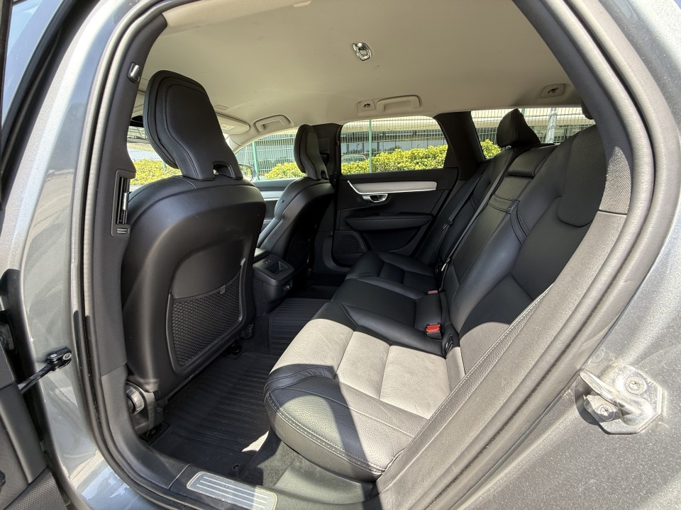 Volvo V90 Cross Country D4 AWD - foto 14