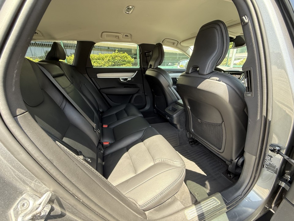 Volvo V90 Cross Country D4 AWD - foto 19