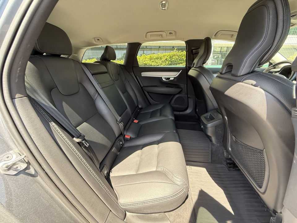 Volvo V90 Cross Country D4 AWD - foto 20