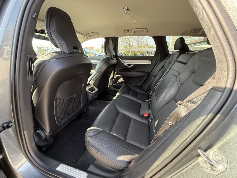 Volvo V90 Cross Country D4 AWD - foto 14