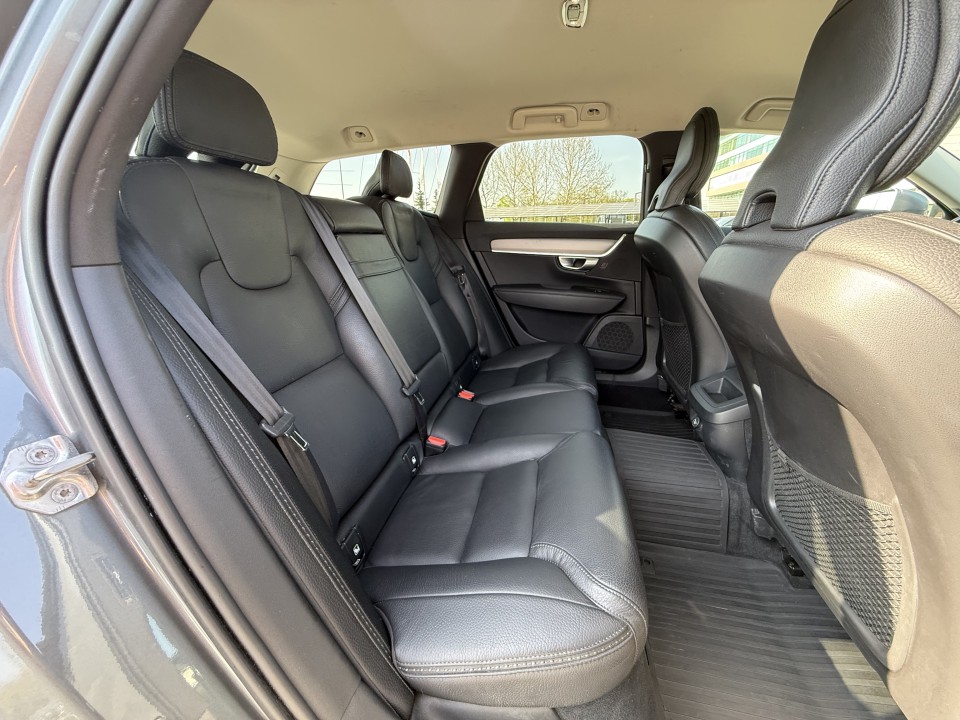 Volvo V90 Cross Country D4 AWD - foto 18