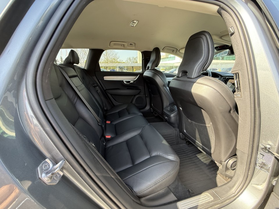 Volvo V90 Cross Country D4 AWD - foto 19