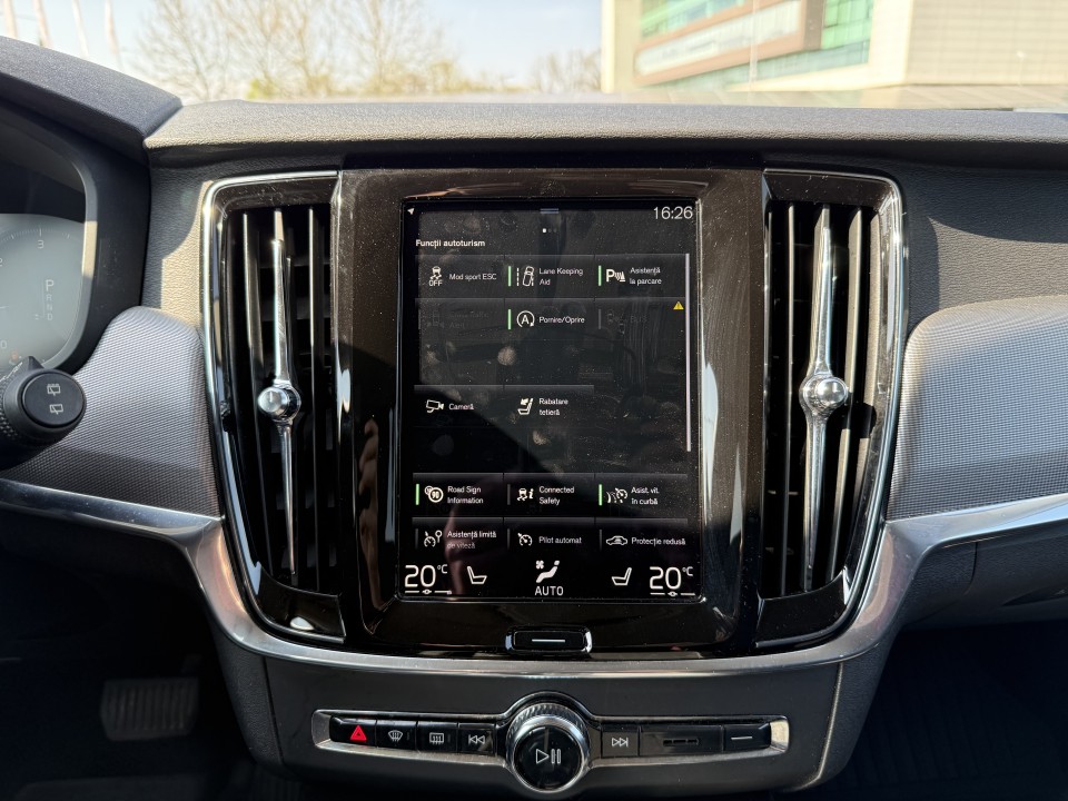 Volvo V90 Cross Country D4 AWD - foto 25