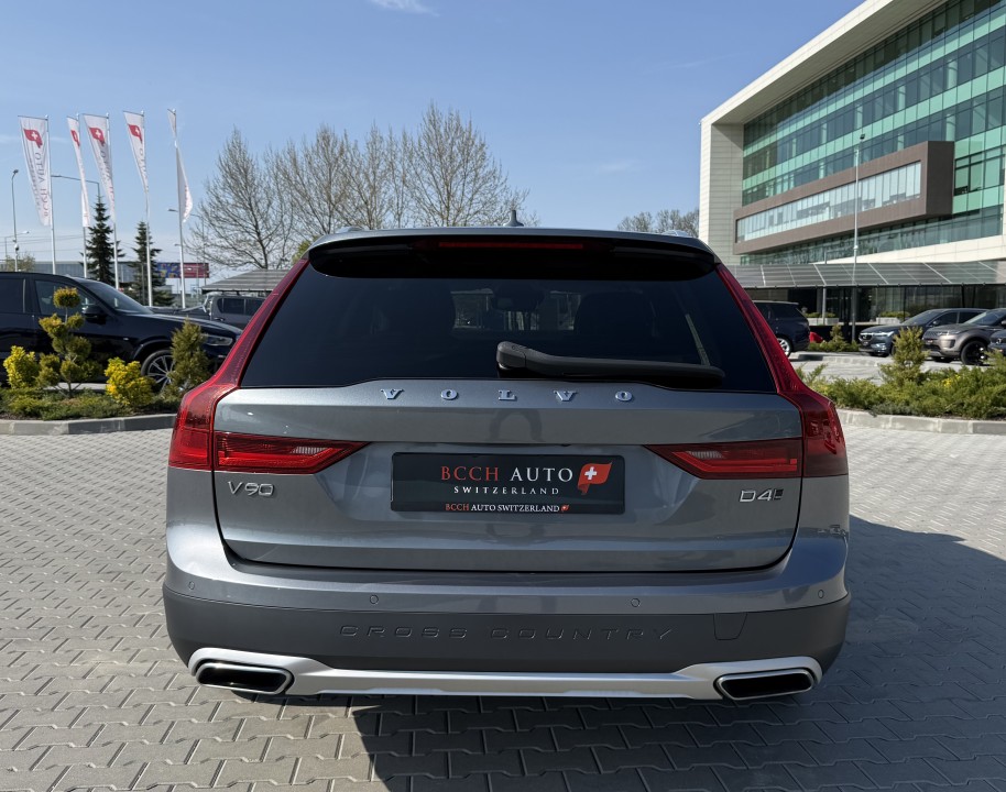 Volvo V90 Cross Country D4 AWD (4)