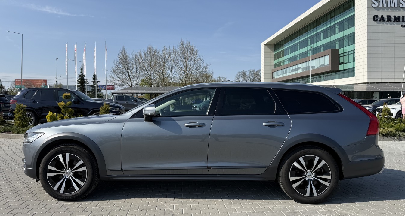 Volvo V90 Cross Country D4 AWD - foto 6