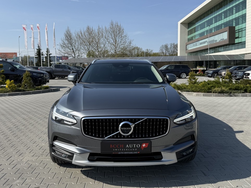 Volvo V90 Cross Country D4 AWD - foto 8