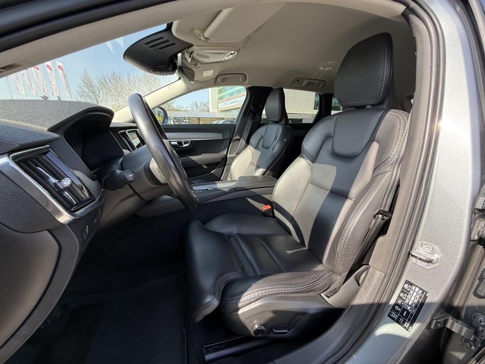Volvo V90 Cross Country D4 AWD - foto 10