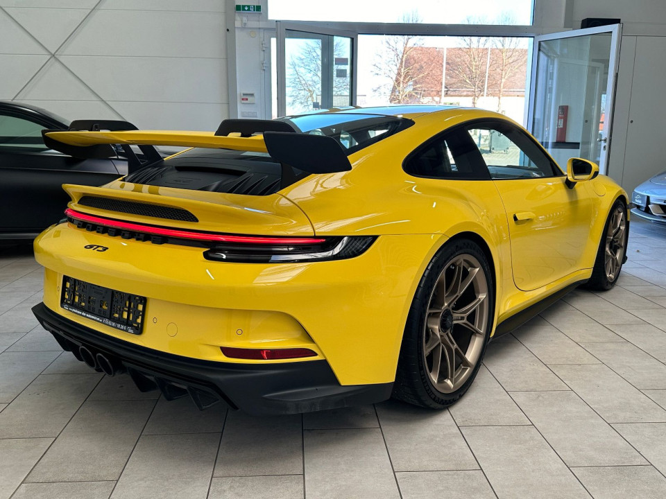 Porsche 911 GT3 PDK (992) (3)