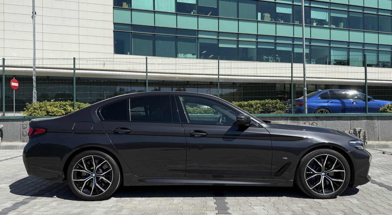 BMW Seria 5 540d xDrive M-Sport (2)