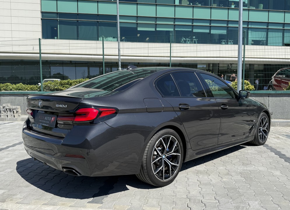 BMW Seria 5 540d xDrive M-Sport (3)