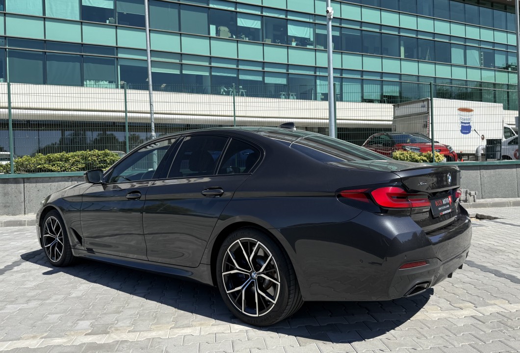 BMW Seria 5 540d xDrive M-Sport (5)