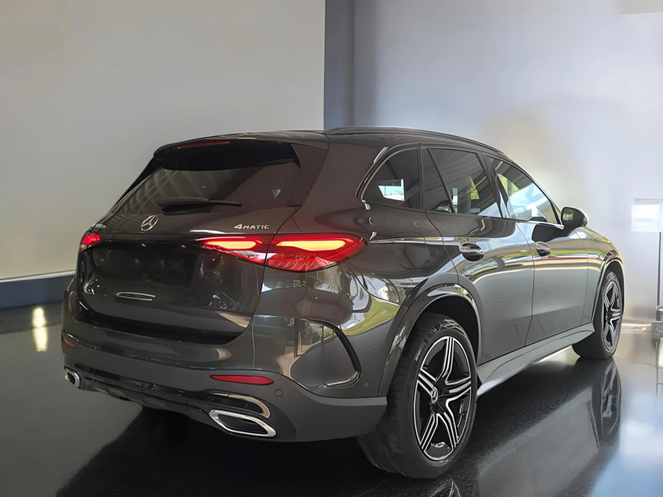 Mercedes-Benz GLC 300de 4MATIC AMG Line (2)