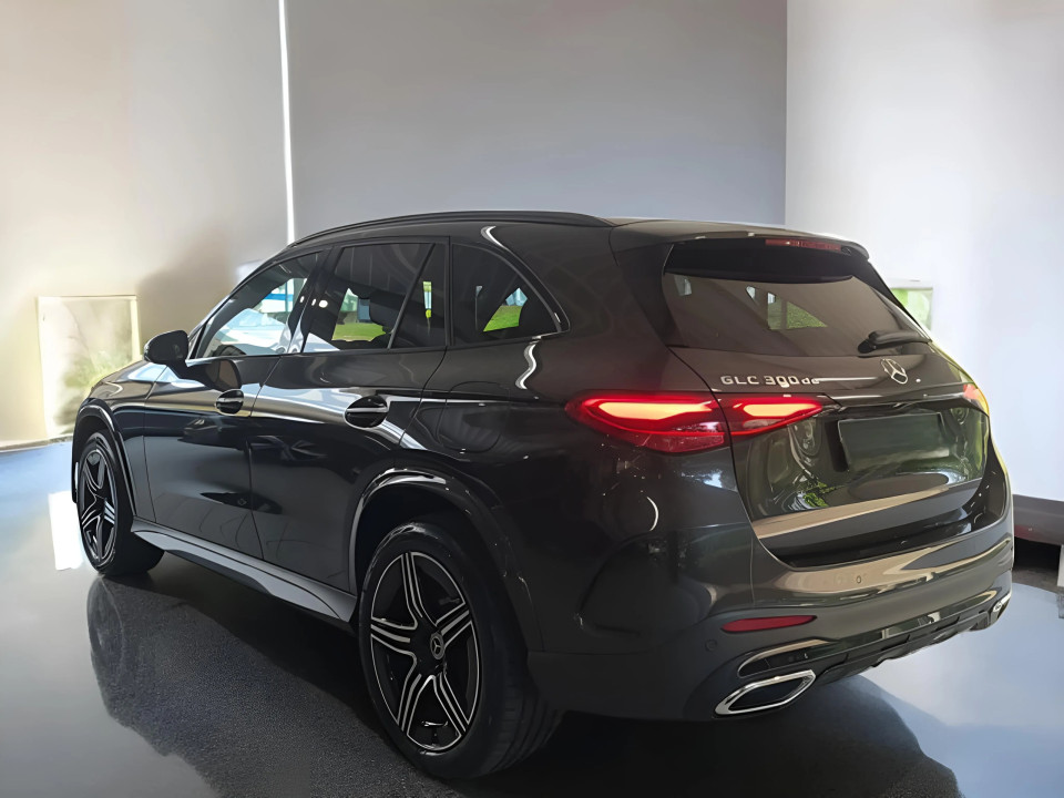 Mercedes-Benz GLC 300de 4MATIC AMG Line (3)