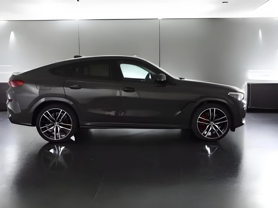 BMW X6 M50i (5)