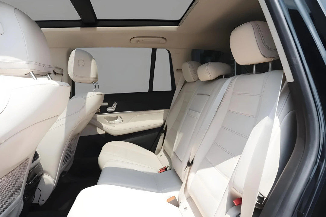 Mercedes-Benz GLS 450 4MATIC AMG Line - foto 12