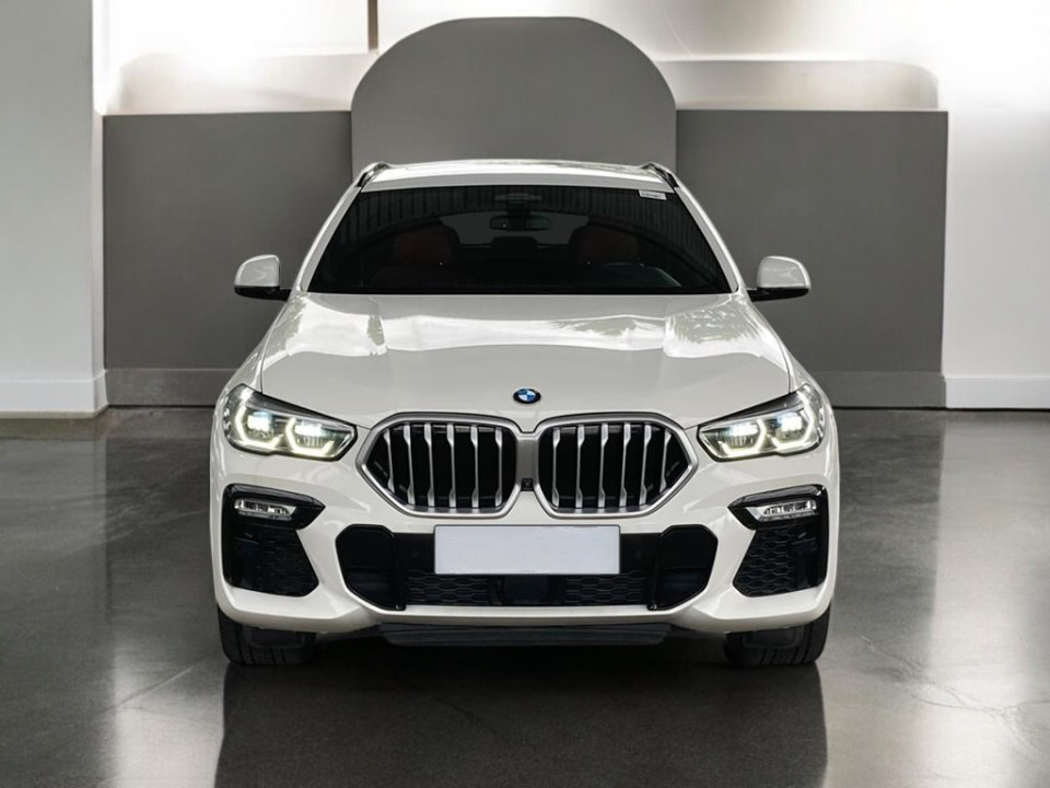 BMW X6 M50d (2)