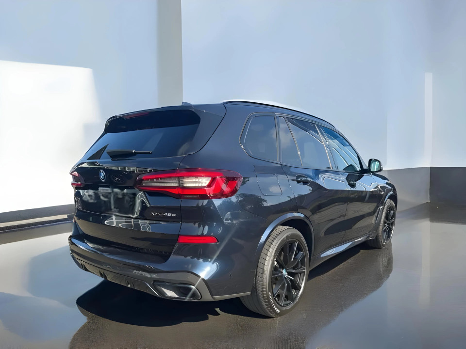 BMW X5 xDrive45e (2)