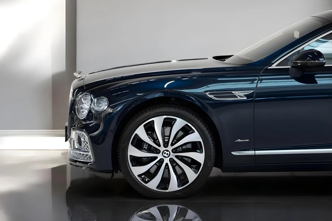 Bentley Flying Spur PHEV - foto 10