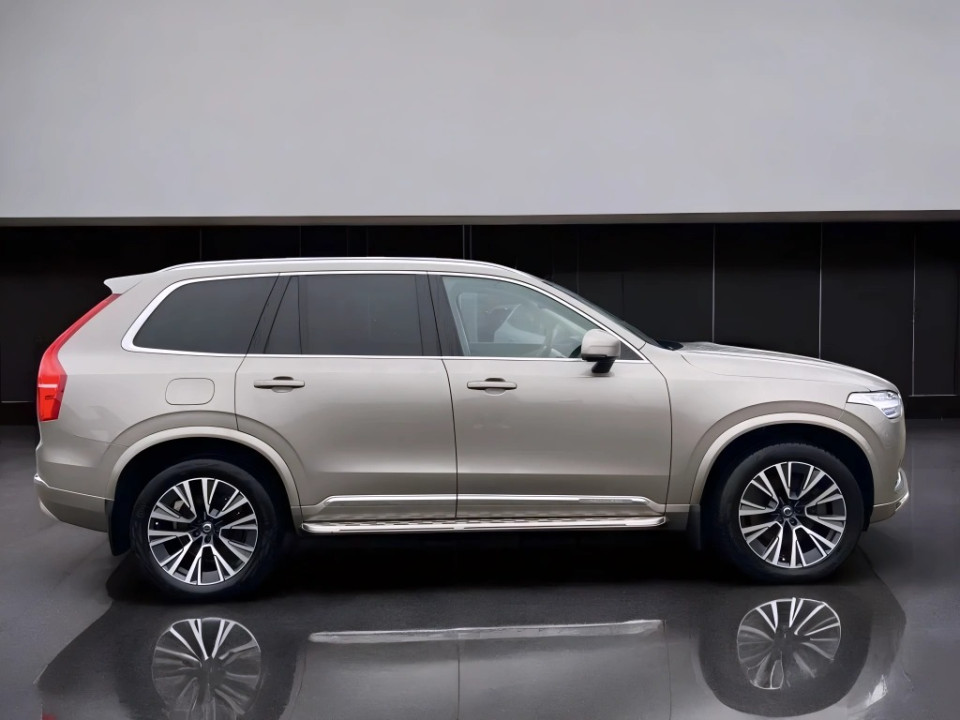 Volvo XC 90 T8 Recharge AWD Inscription (5)