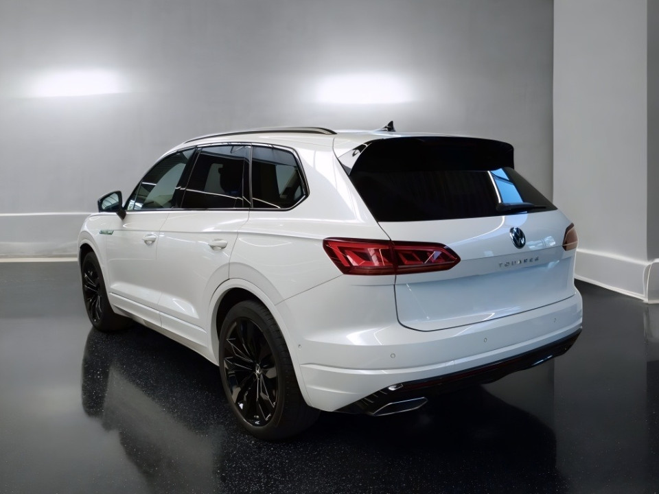 Volkswagen Touareg V6 3.0 TDI R-Line - foto 6