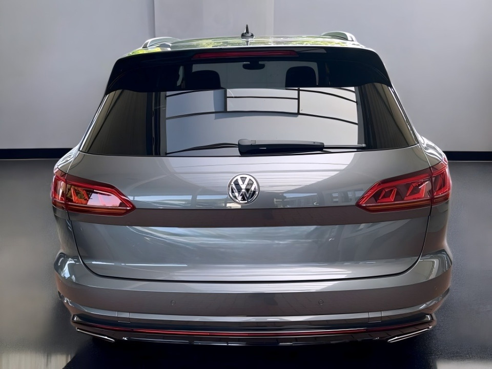 Volkswagen Touareg V63.0 TDI R-Line 4Motion (5)