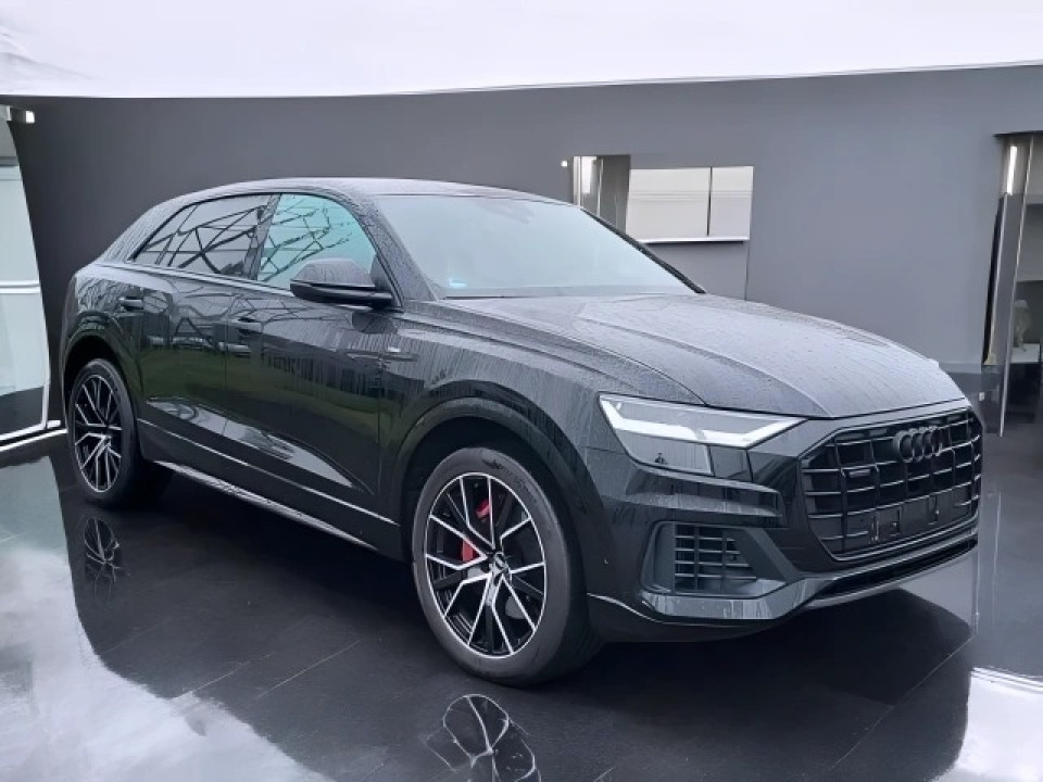 Audi Q8 55 TFSIe quattro tiptronic