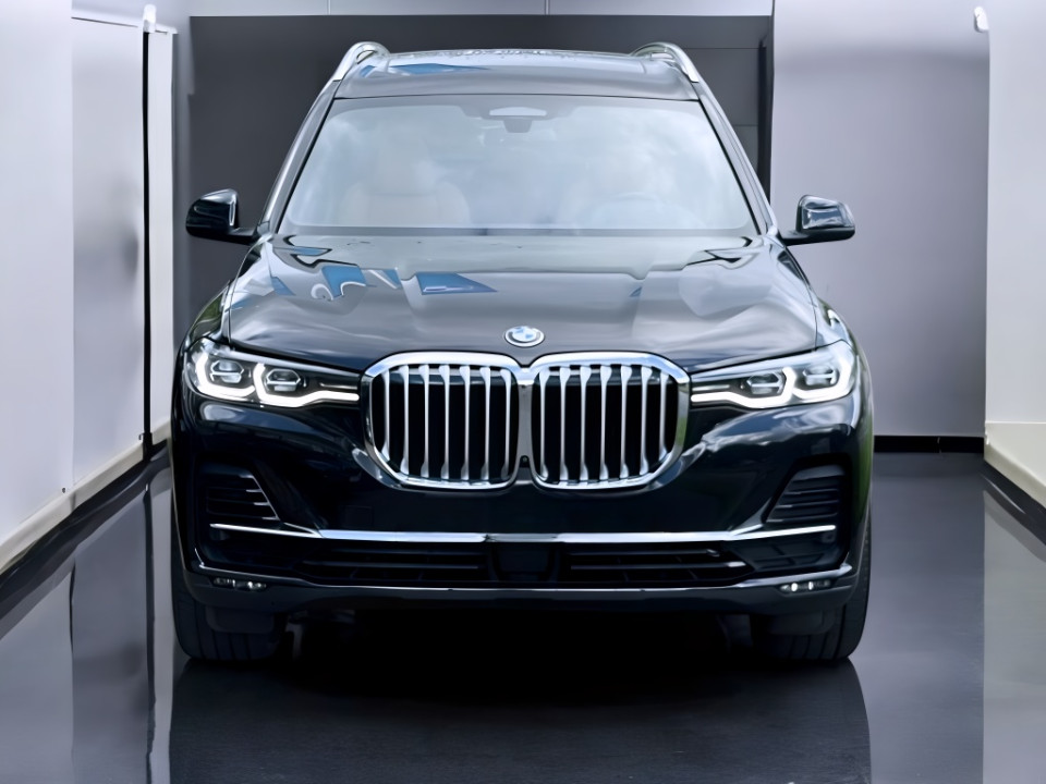 BMW X7 xDrive40d (2)