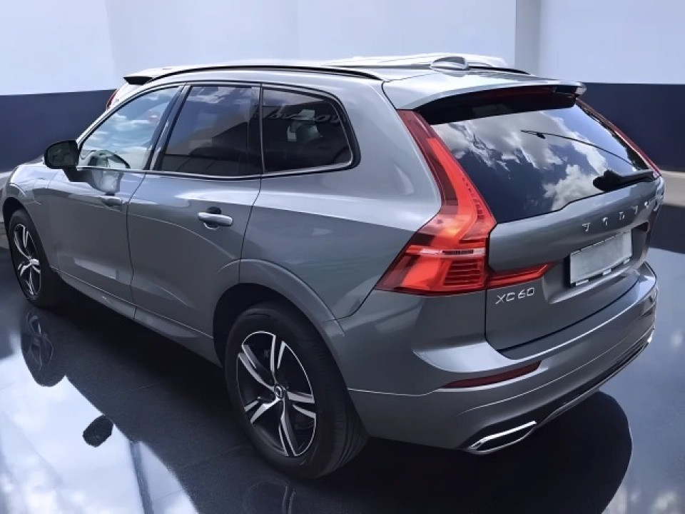 Volvo XC 60 T8 Recharge AWD R-Design (4)