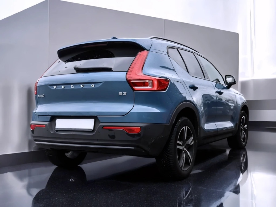 Volvo XC 40 B3 FWD Plus Dark (2)
