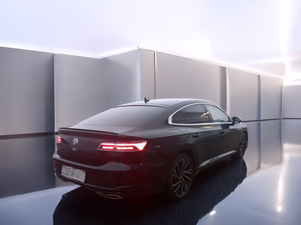 Volkswagen Arteon R 2.0 TSI 4MOTION DSG (3)