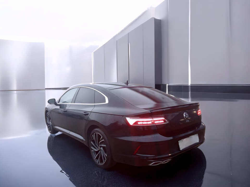 Volkswagen Arteon R 2.0 TSI 4MOTION DSG (5)