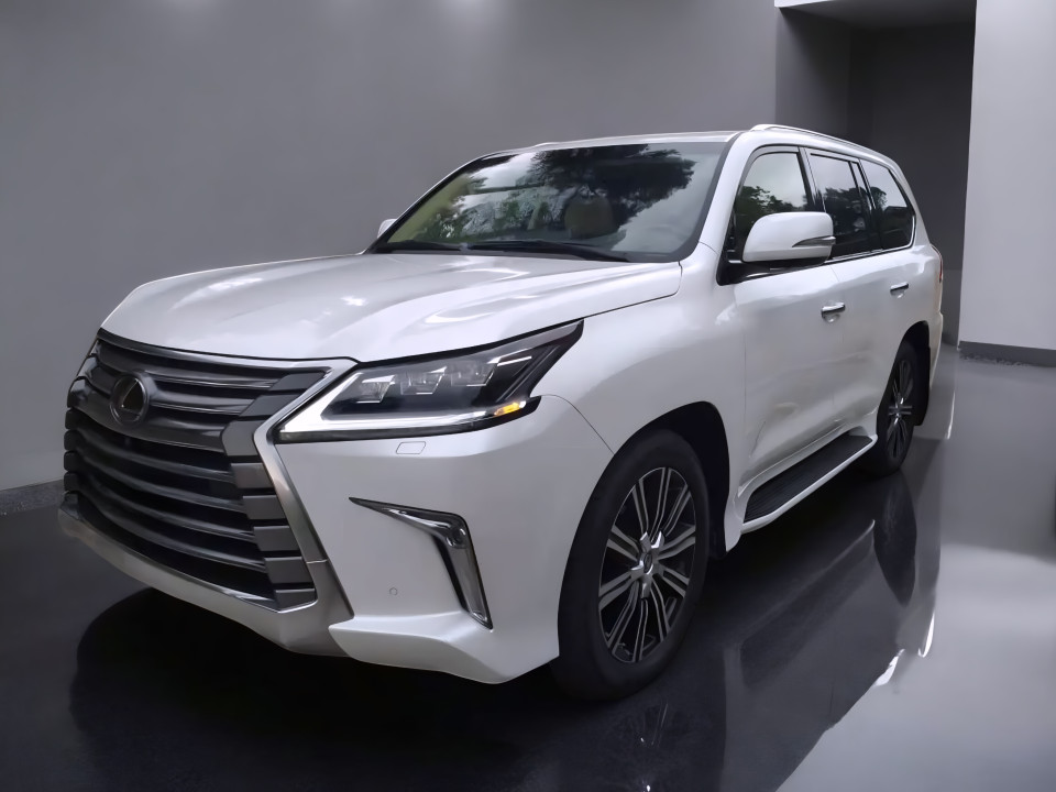 Lexus Seria LX 570