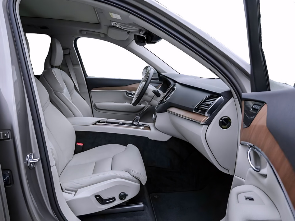 Volvo XC 90 T8 Recharge AWD (4)
