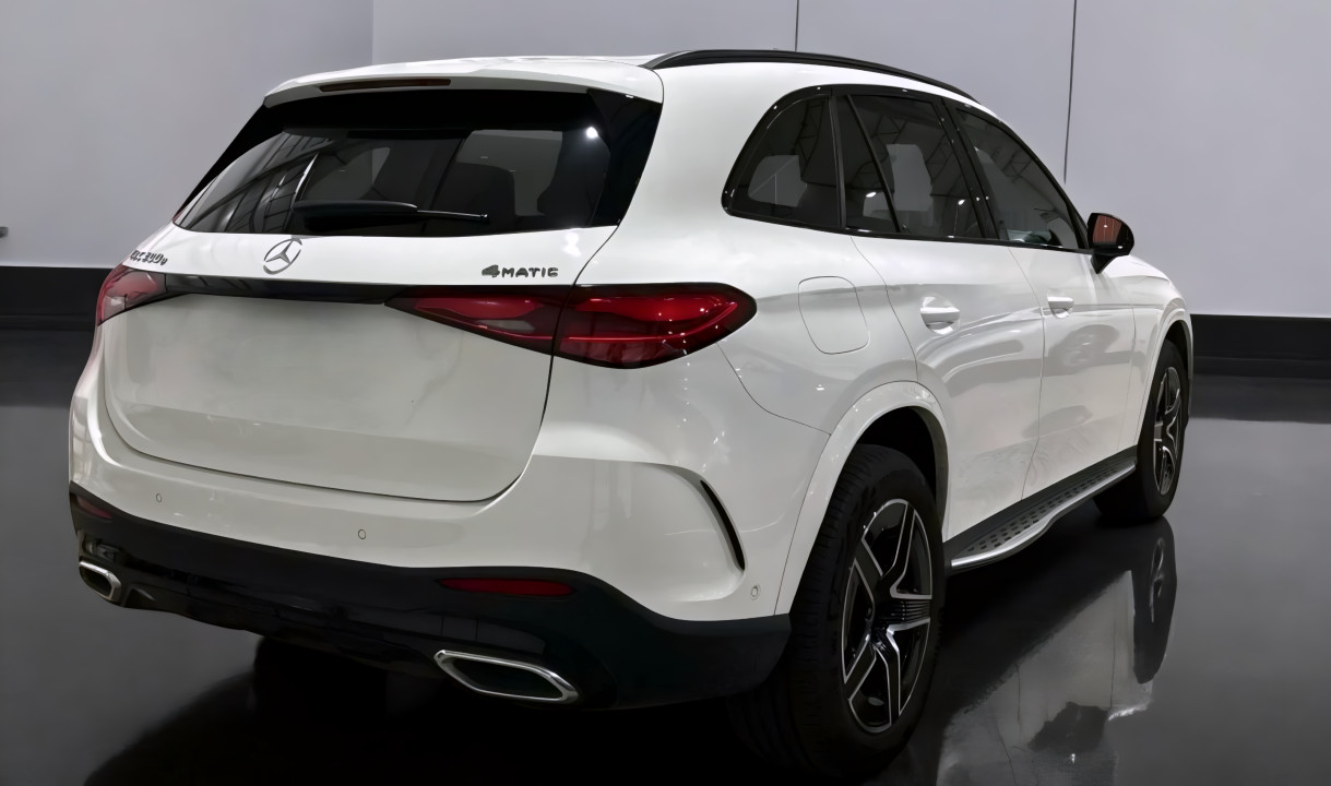 Mercedes-Benz GLC 300e 4MATIC (2)