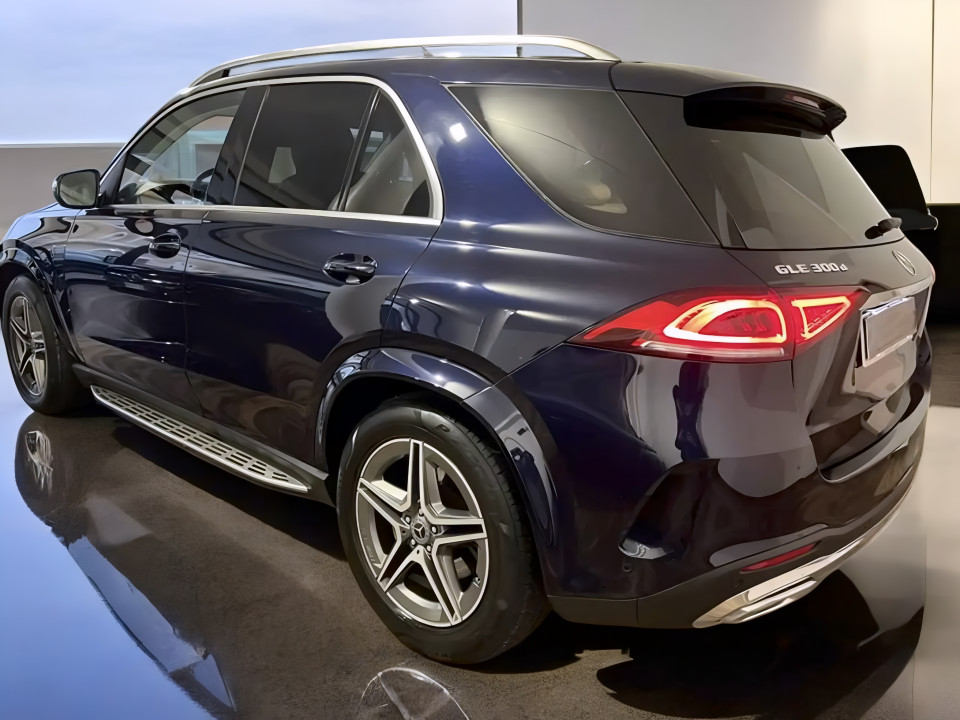 Mercedes-Benz GLE 300d 4MATIC AMG Line - foto 6