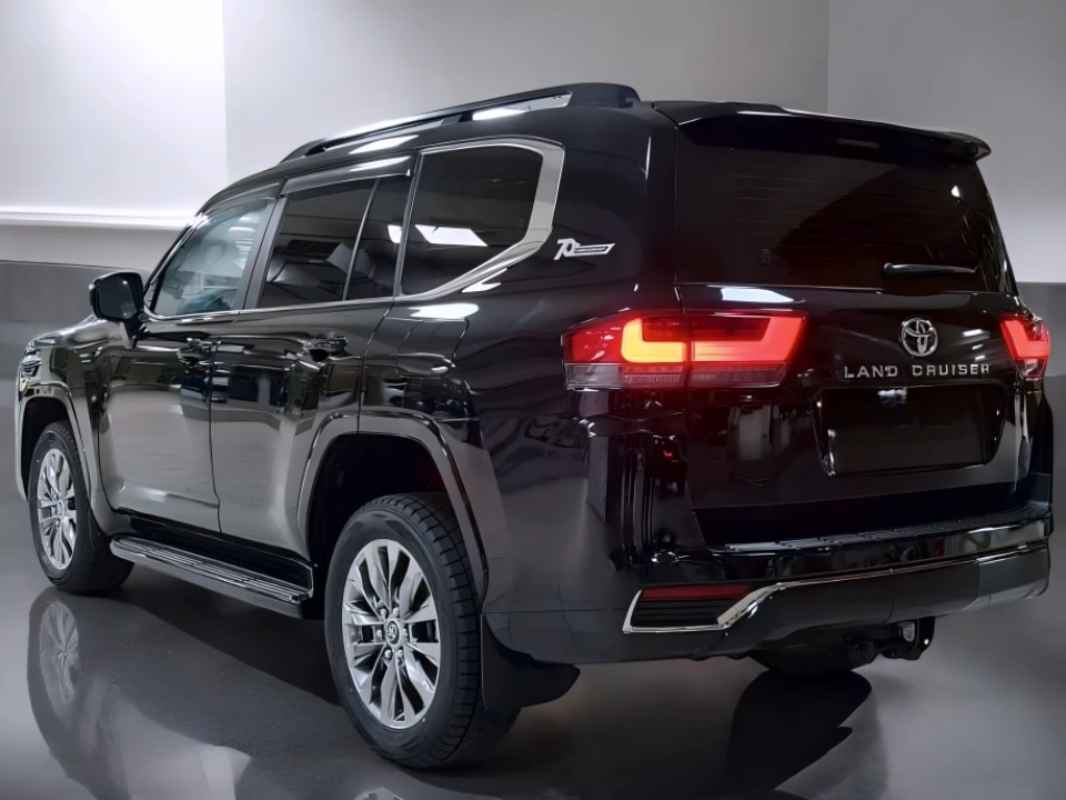 Toyota Land Cruiser LC300 - foto 6