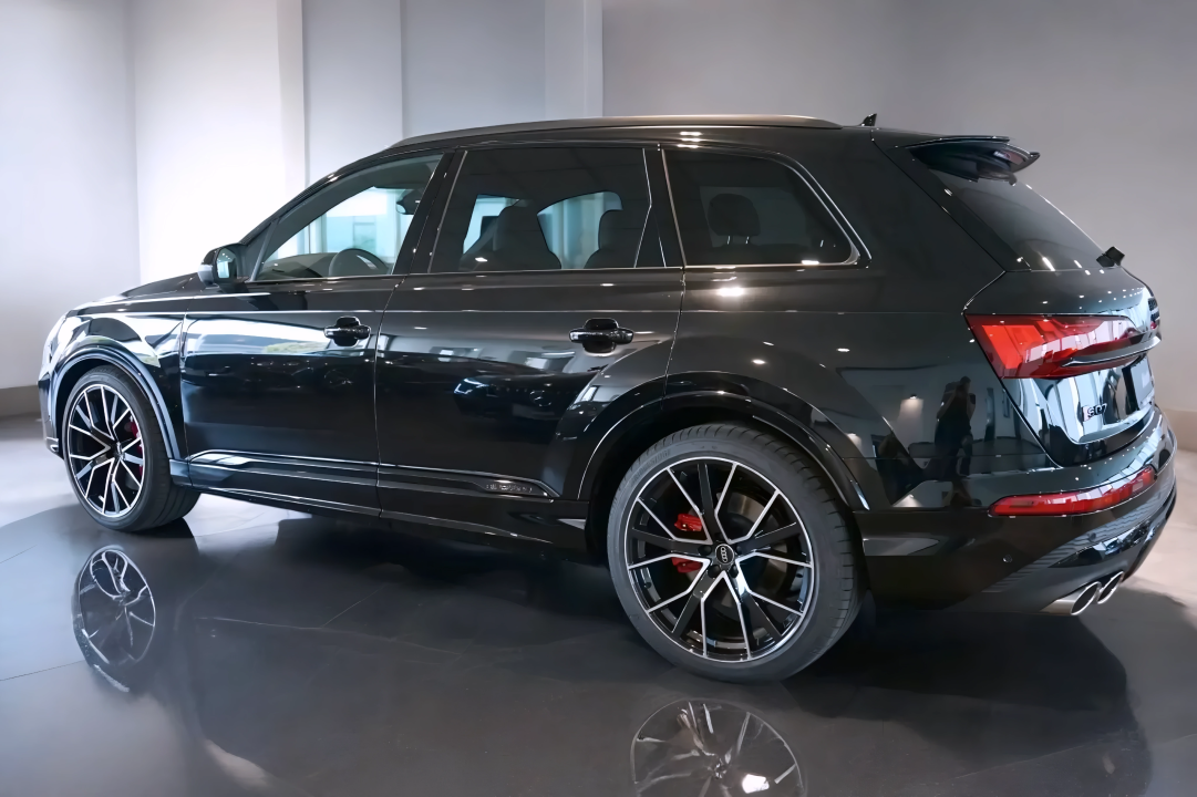 Audi SQ7 4.0 TFSI quattro tiptronic (3)