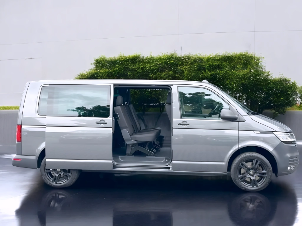 Volkswagen Transporter T6.1 2.0 TDI DSG 4MOTION (2)