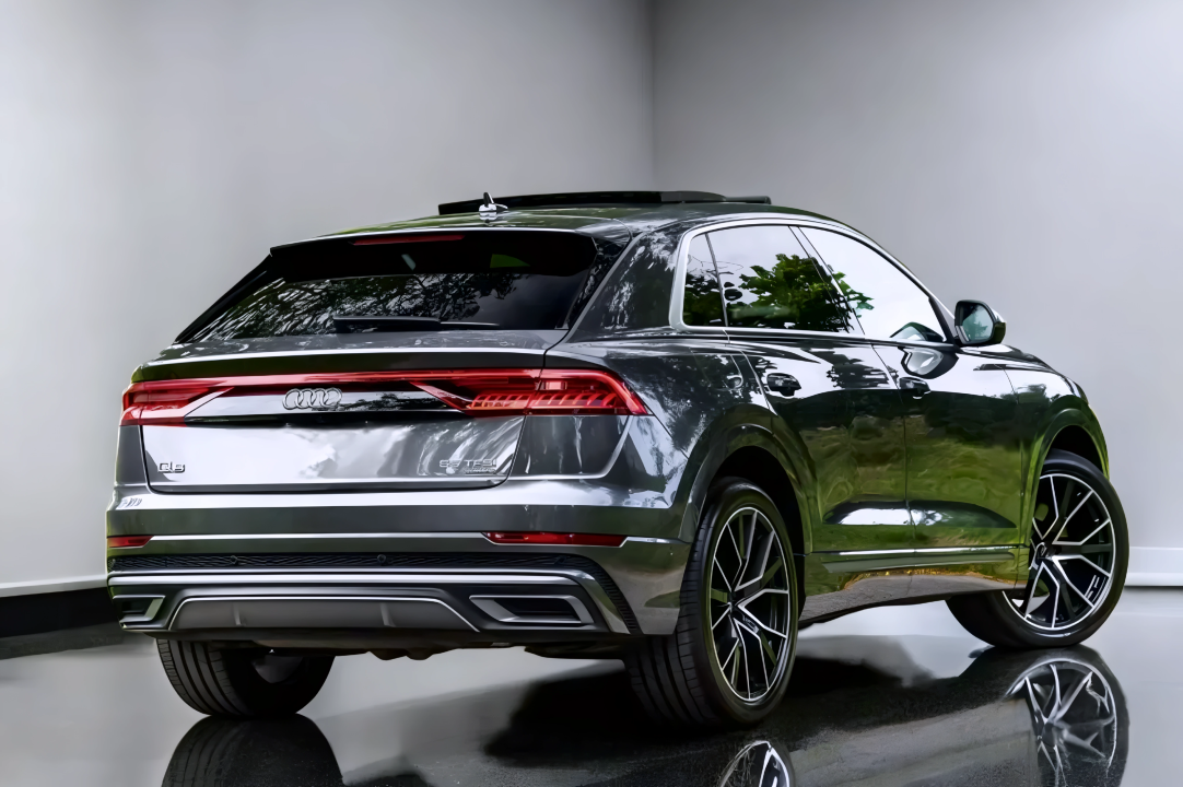 Audi Q8 55 TFSI Quattro S-line (3)