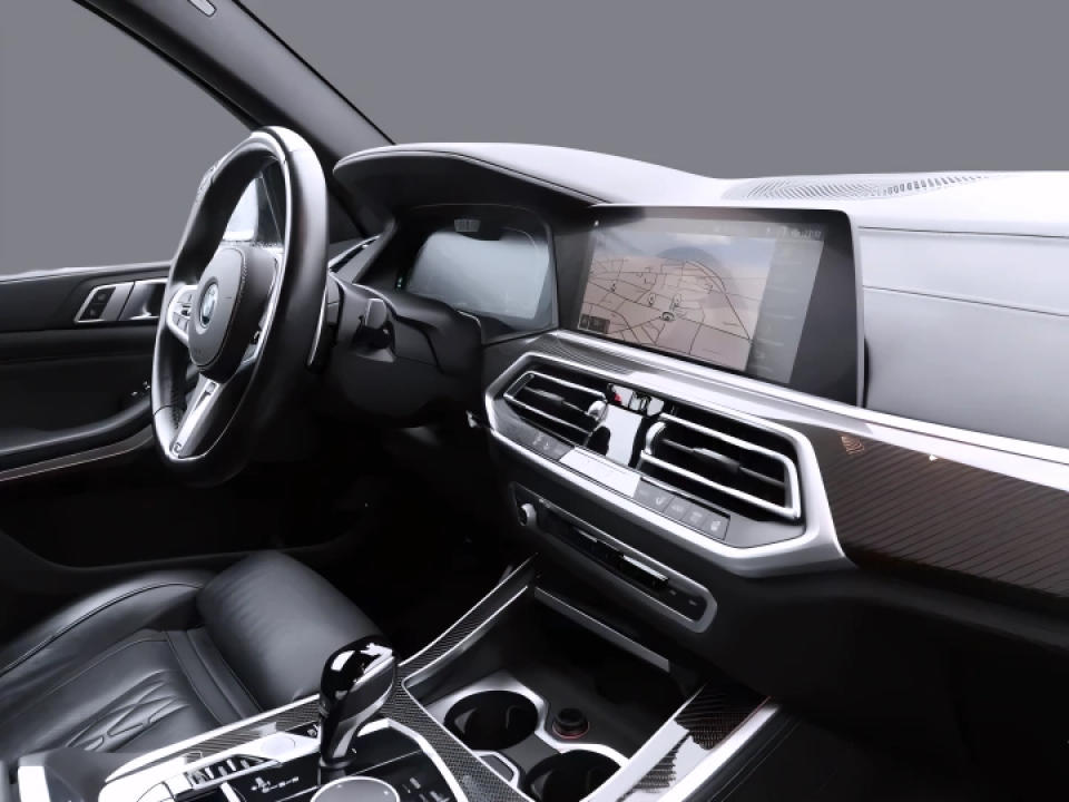 BMW X5 xDrive45e (3)