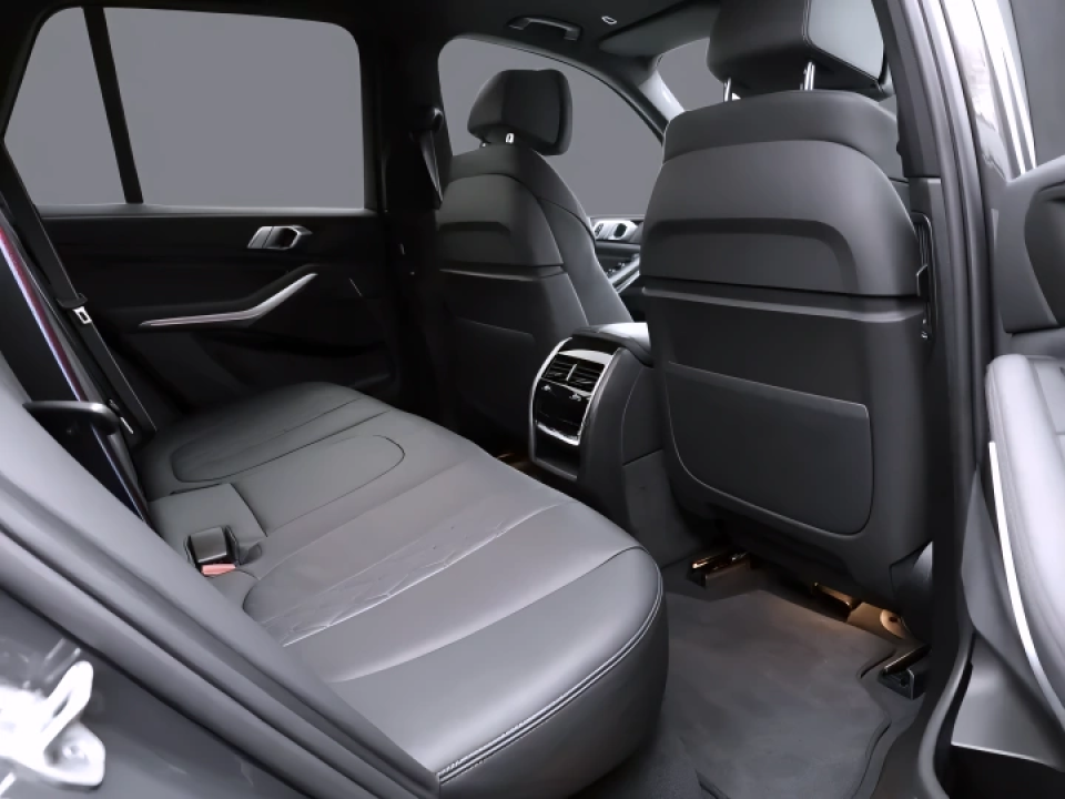 BMW X5 xDrive45e (5)