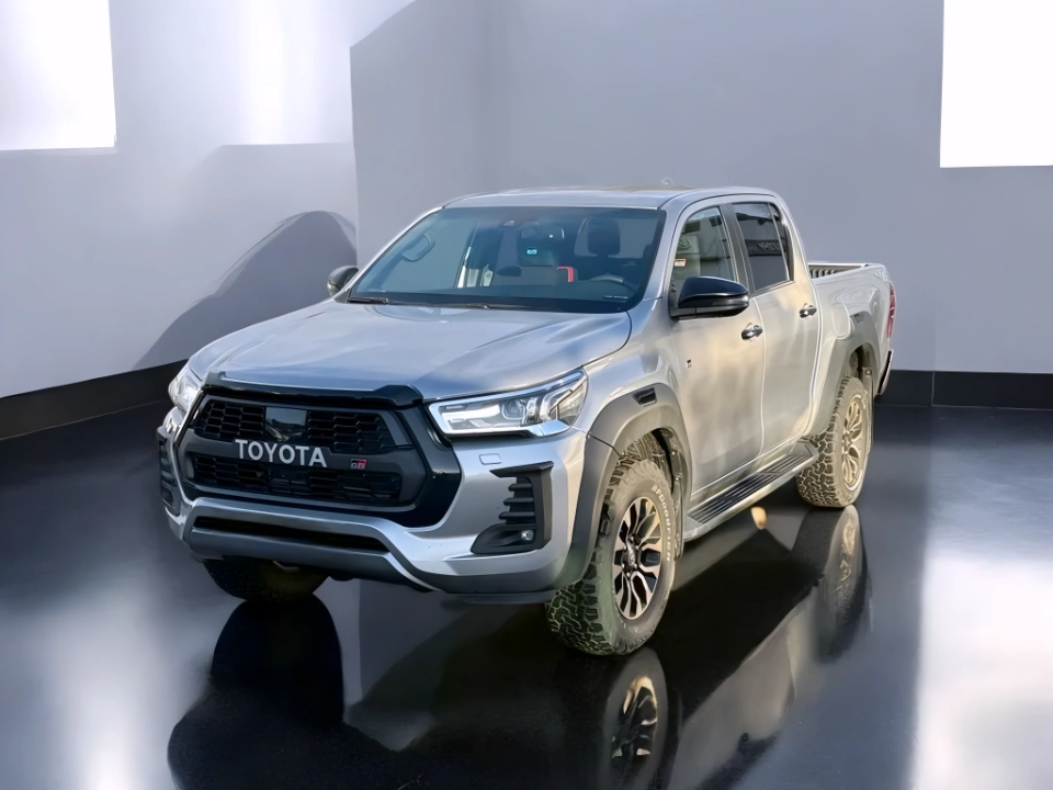 Toyota Hilux GR-Sport Double Cab 2.8 D-4D (2)