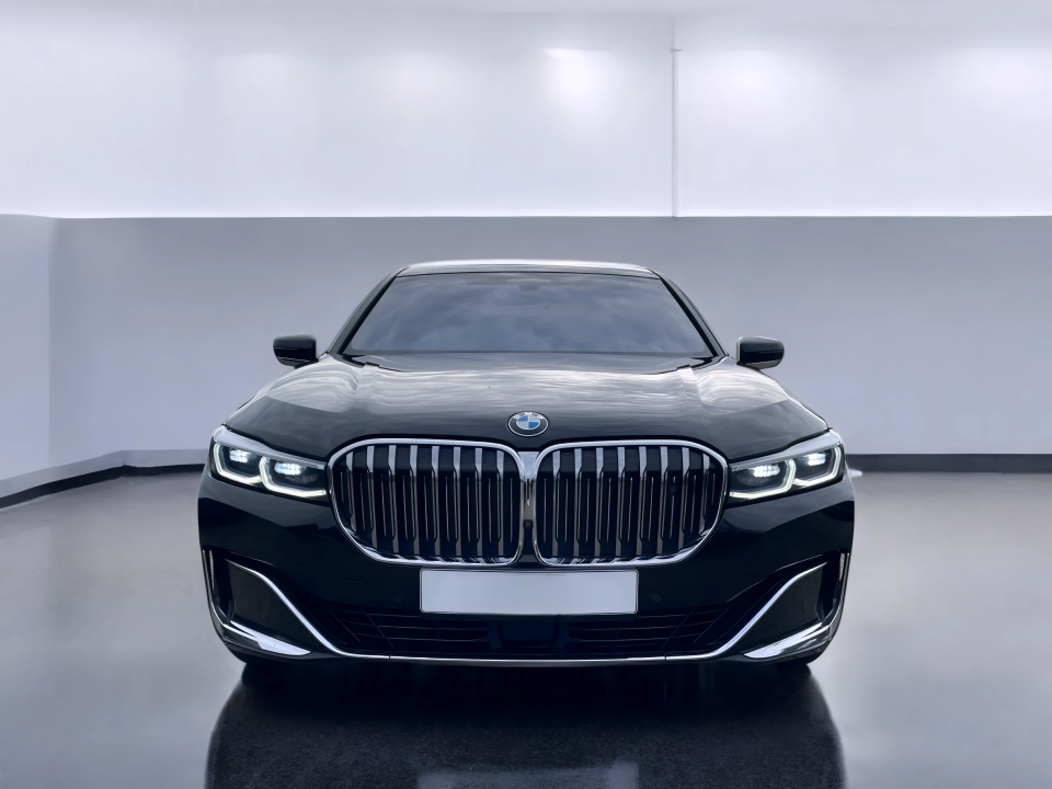 BMW Seria 7 M760Li xDrive V12 Excellence (2)