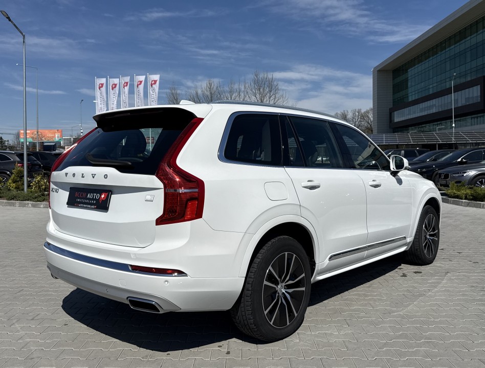 Volvo XC 90 T8 Recharge AWD Momentum (3)