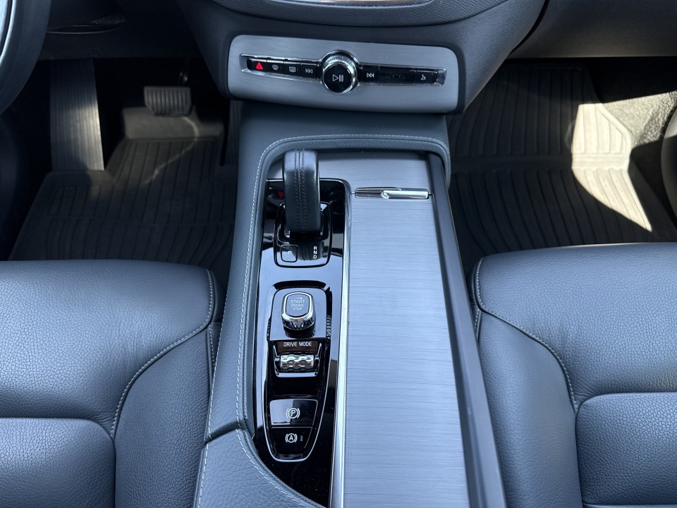 Volvo XC 90 T8 Recharge AWD Momentum - foto 28