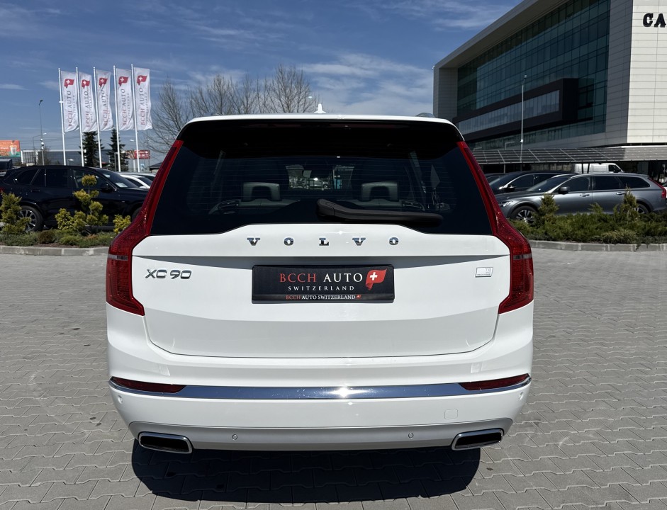 Volvo XC 90 T8 Recharge AWD Momentum (4)