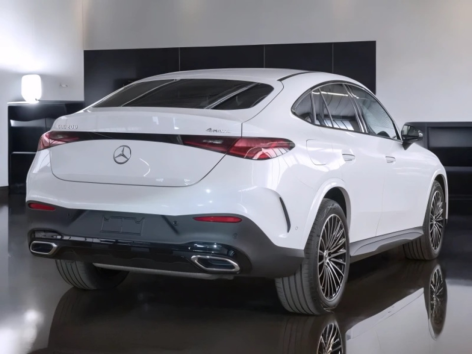 Mercedes-Benz GLC Coupe 200 4MATIC AMG Line (4)